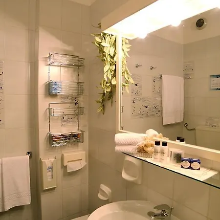 Globo Hotel 3*