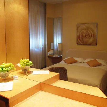 Globo Hotel 3*