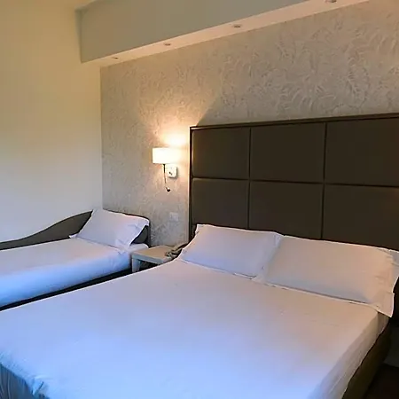 葛罗波酒店 3* 福尔米吉内