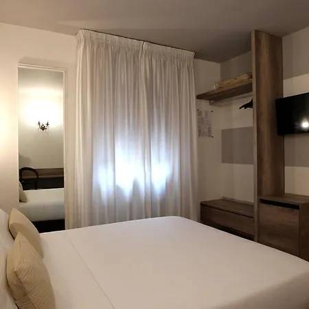 葛罗波酒店 3* 福尔米吉内