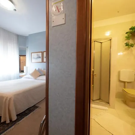 葛罗波酒店 3* 福尔米吉内